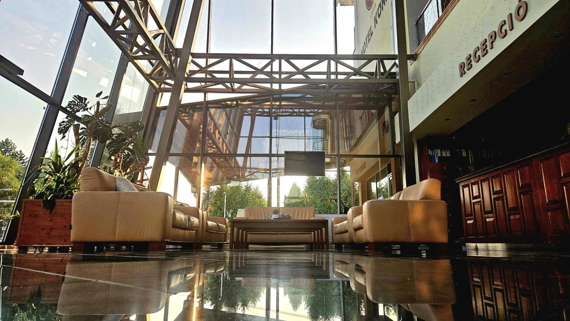 נג'קניז'ה Koenig Hotel מראה חיצוני תמונה