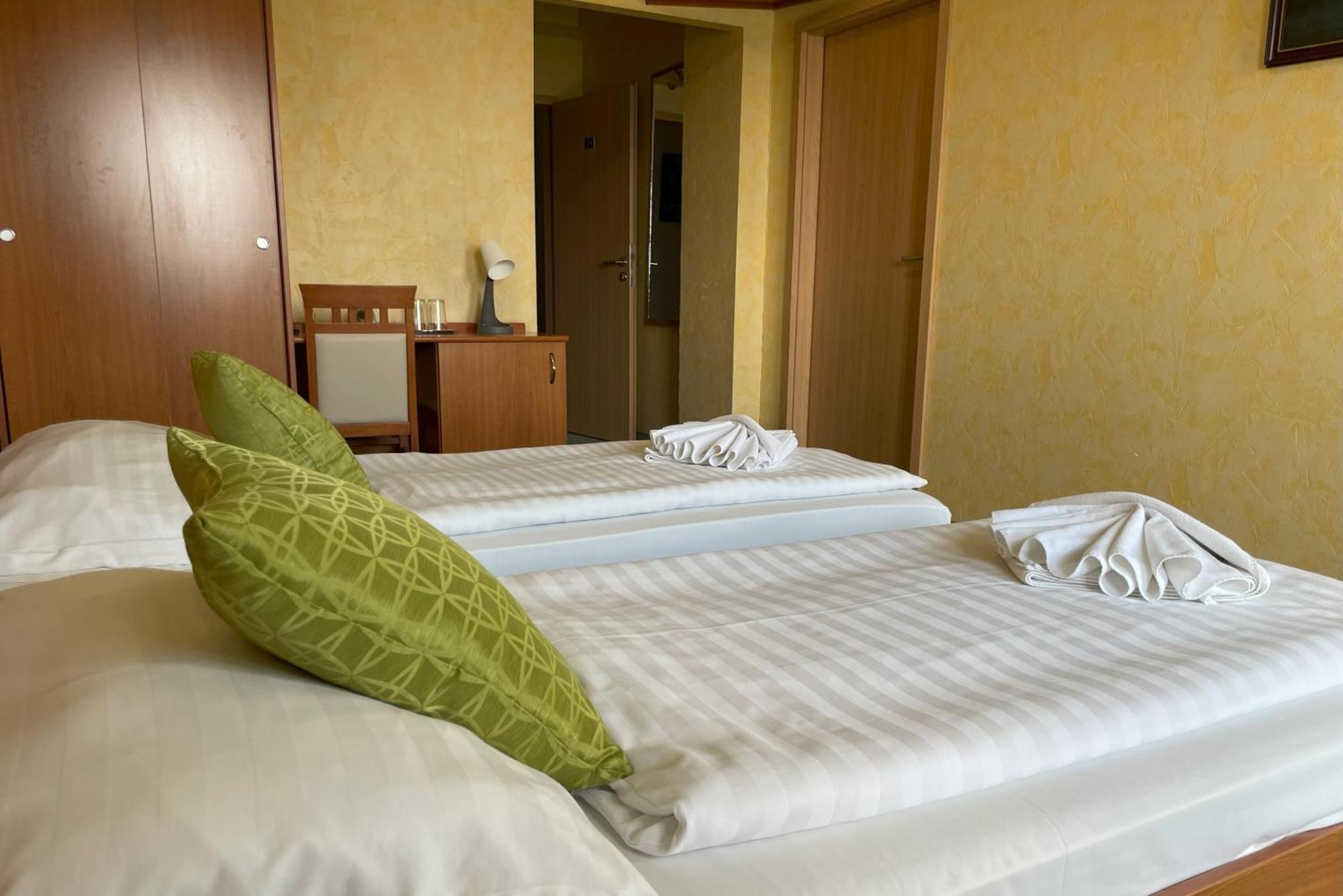 נג'קניז'ה Koenig Hotel מראה חיצוני תמונה